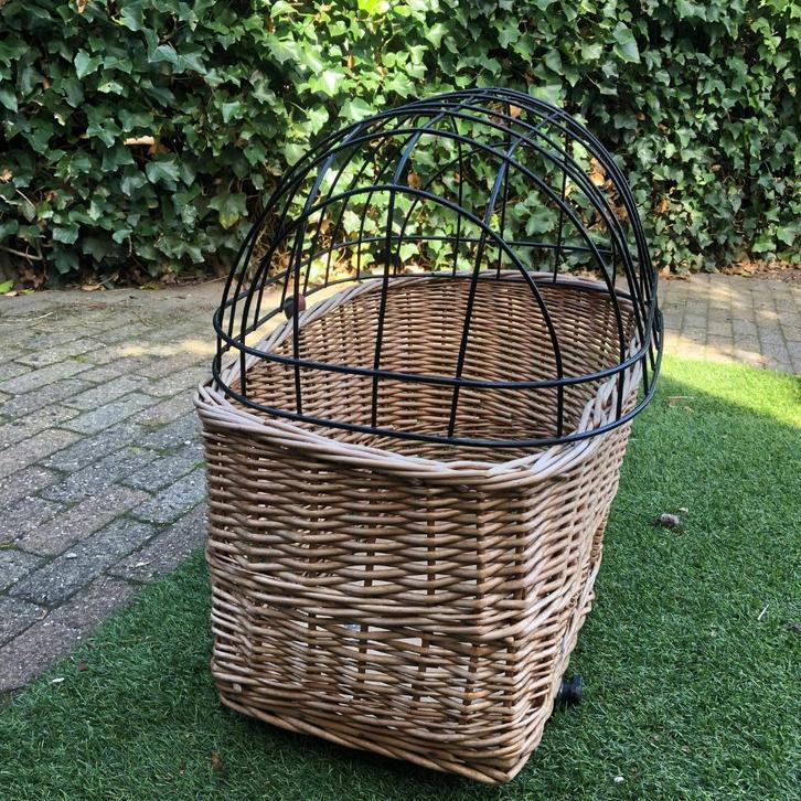 hondenmand voor achterop de fiets., Dieren en Toebehoren, Overige Dieren-accessoires, Zo goed als nieuw, Ophalen