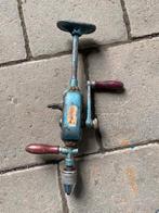 Hele oude goede borstboor, Ophalen