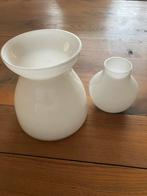 Set van twee vazen, glas, melkachtig wit. Zo goed als nieuw!, Ophalen, Wit, Minder dan 50 cm, Glas