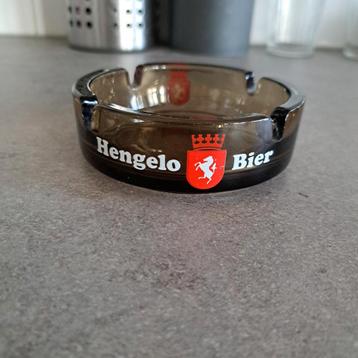 Vintage bruin glazen hengelo'sbier asbak. beschikbaar voor biedingen
