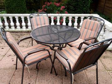 Stalen tuinset Royal Garden 4 stoelen incl. kussens tafel. beschikbaar voor biedingen