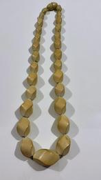 Beige halsketting met draaisluiting, Ophalen of Verzenden, Nieuw, Beige, Overige materialen