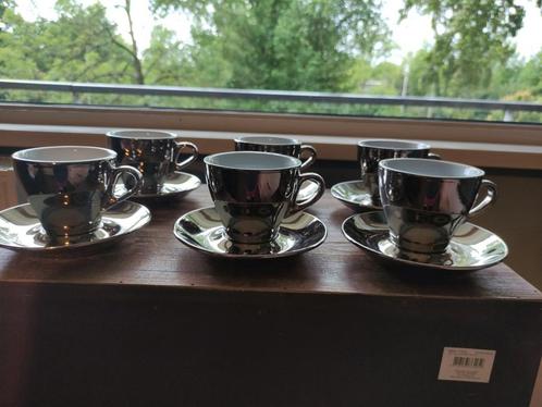 6 zilverkleurige espresso/koffie kopjes van lifestyle, Huis en Inrichting, Keuken | Servies, Nieuw, Kop(pen) en/of Schotel(s)