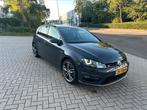 Volkswagen Golf R-line 1.2 TSI 63KW 5D 2015 Grijs, Auto's, Volkswagen, Zwart, 4 cilinders, 610 kg, Leder