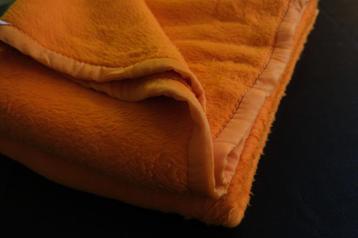 Vintage oranje zachte (woon) deken 220x240 cm beschikbaar voor biedingen
