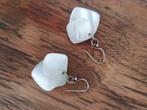 Zilveren parelmoer oorhangers/ oorbellen  Zie foto's, Sieraden, Tassen en Uiterlijk, Oorbellen, Ophalen, Zo goed als nieuw, Zilver
