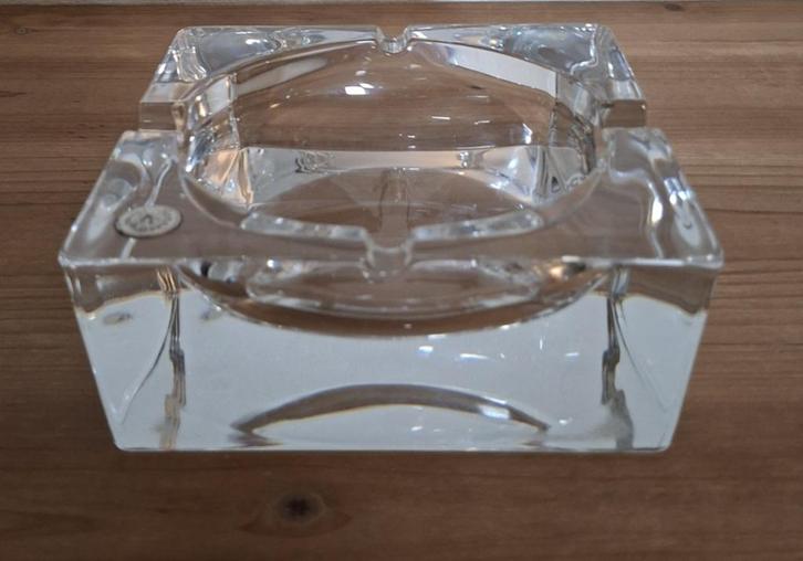 Unieke Hennessy Cognac kristallen asbak.  Frankrijk., Verzamelen, Rookartikelen, Aanstekers en Luciferdoosjes, Zo goed als nieuw