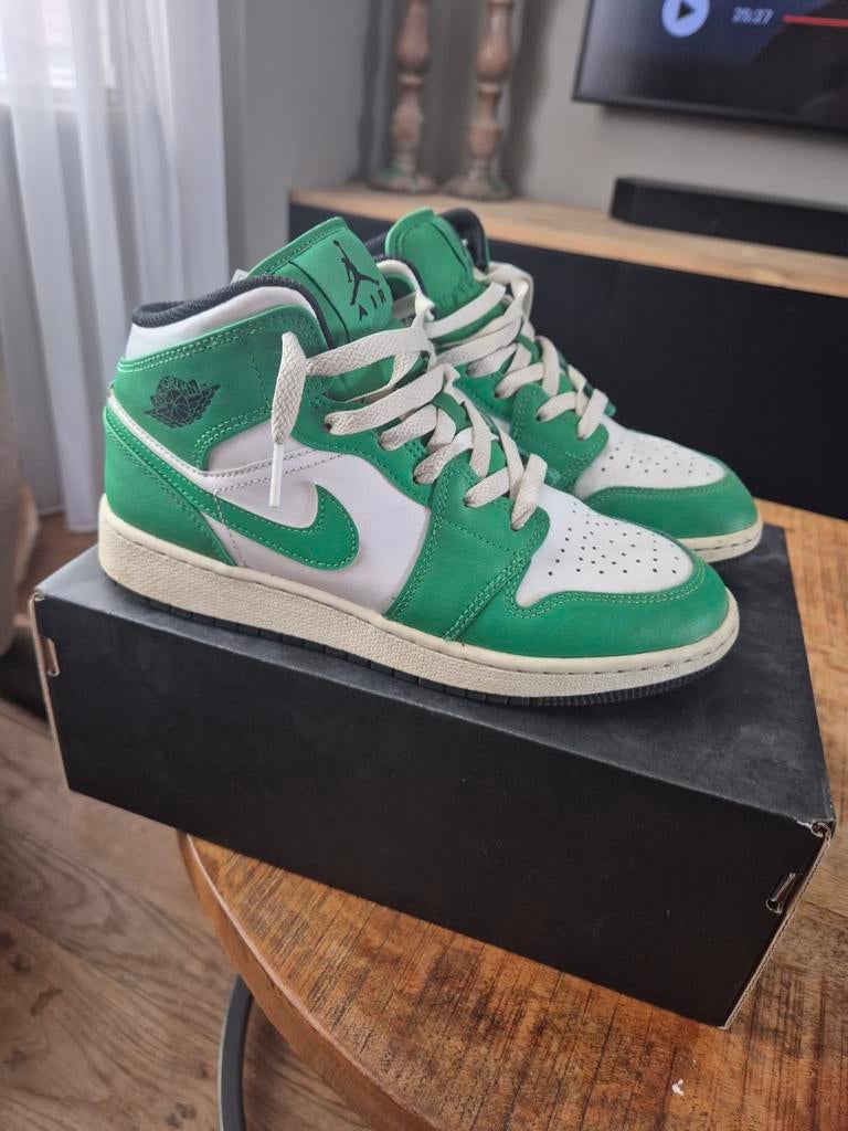 Air Jordan 1 Mid (GS) - Groen/Wit, Nike, Ophalen of Verzenden, Groen, Sneakers of Gympen