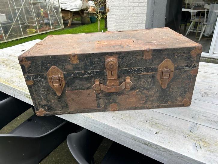 Oude, authentieke kist, Antiek en Kunst, Antiek | Overige Antiek, Ophalen of Verzenden