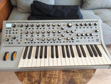 Moog Subsequent 37 CV 1693/2000 + Moog Cover beschikbaar voor biedingen