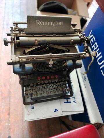 Vintage typemachine Remington  beschikbaar voor biedingen
