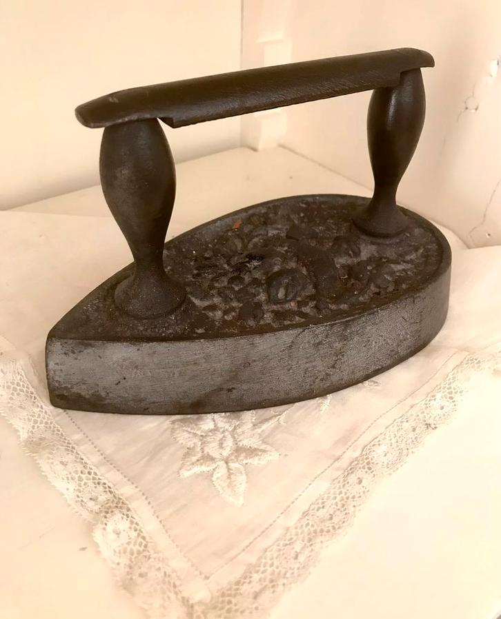 Antiek gietijzeren strijkijzer / strijkbout uit begin 1900, Antiek en Kunst, Antiek | Gereedschap en Instrumenten, Ophalen of Verzenden