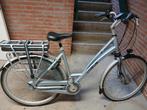 Elektrische dames fiets, Fietsen en Brommers, Elektrische fietsen, Ophalen of Verzenden, Zo goed als nieuw, 50 km per accu of meer