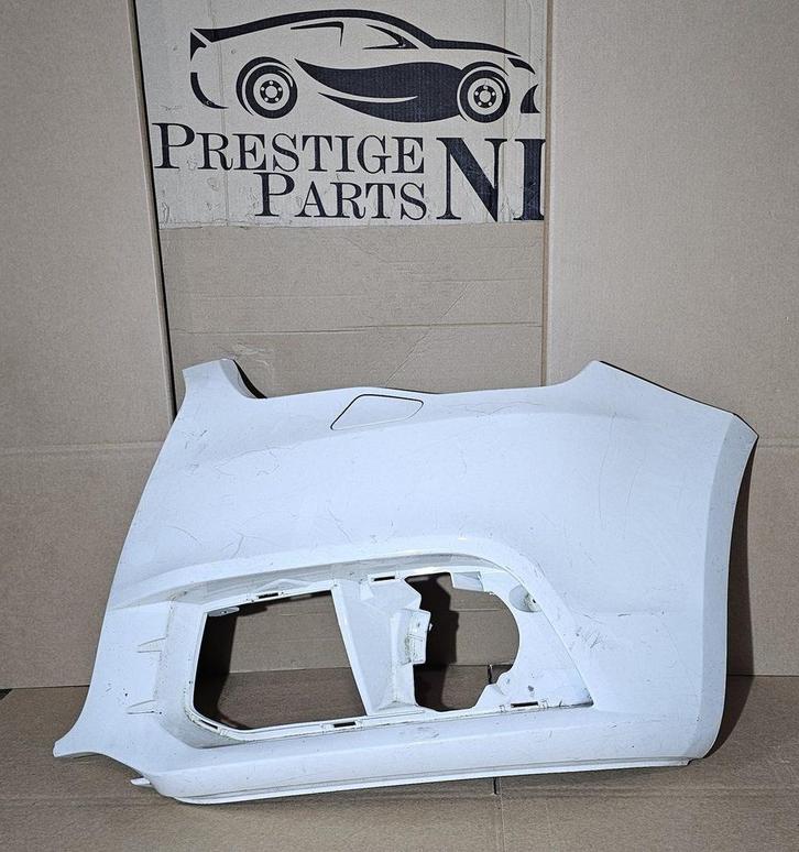 Voorbumper Audi A1 8X0 Links Origineel 8X0807437LH KLS WIT, Auto-onderdelen, Carrosserie en Plaatwerk, Bumper, Voor, Gebruikt