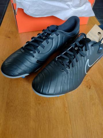 NIKE TIEMPO LEGEND 10 ACADEMY FG/MG maat 45 beschikbaar voor biedingen