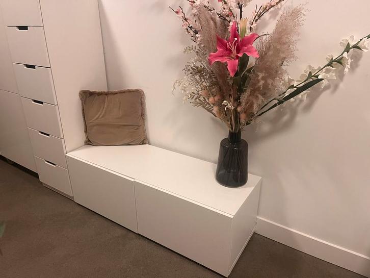 Ikea Besta kast - zo goed als nieuw!, Huis en Inrichting, Kasten | Dressoirs, Zo goed als nieuw, 100 tot 150 cm, 25 tot 50 cm