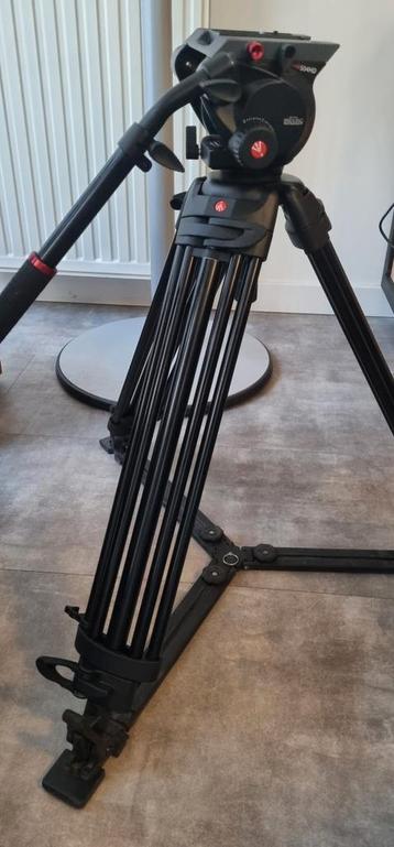 Zo goed als nieuw Manfrotto Statief 504HD met 525mvb benen  beschikbaar voor biedingen