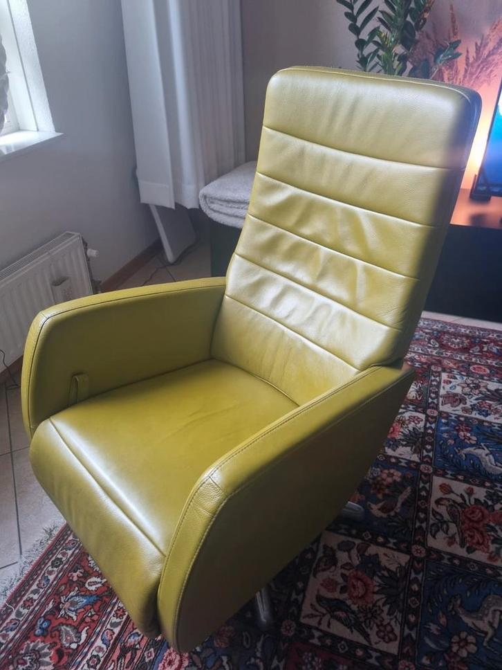 Lime groene design fauteuil relaxstoel verstelbaar leer, Huis en Inrichting, Fauteuils, Gebruikt, Leer, 50 tot 75 cm, Ophalen