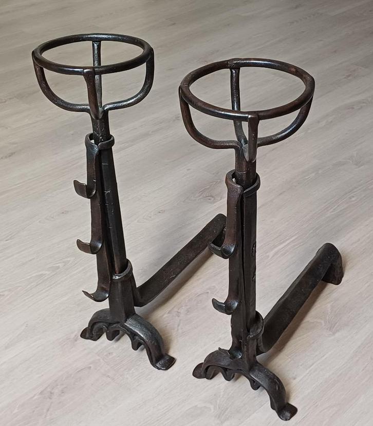 17e eeuwse ijzeren vuurbokken, Antiek en Kunst, Antiek | Woonaccessoires, Verzenden