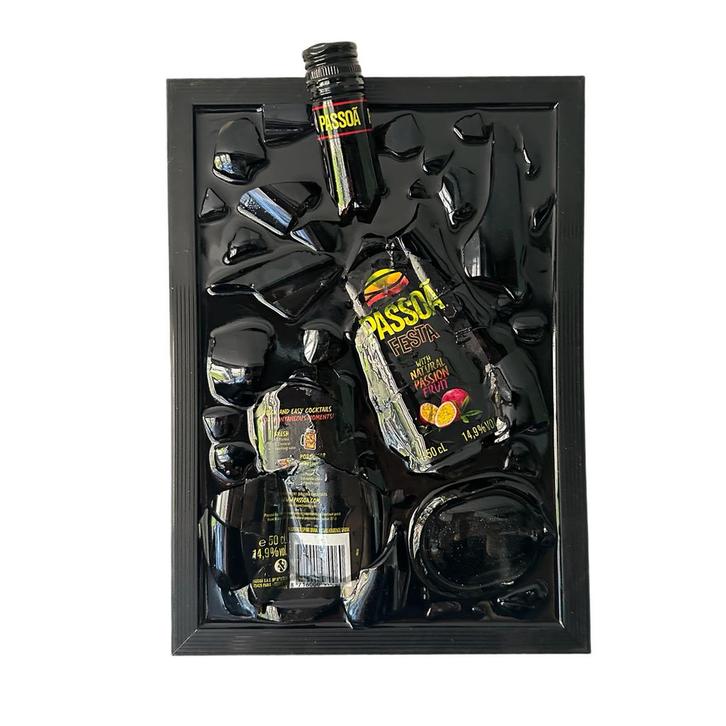 Passoa broken bottle art, Antiek en Kunst, Kunst | Schilderijen | Modern, Ophalen of Verzenden
