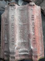 Gezocht 2x RBB Neroma Dakpan Rechterhoek, Gebruikt, Steen of Klei, Ophalen of Verzenden, Minder dan 5 m²