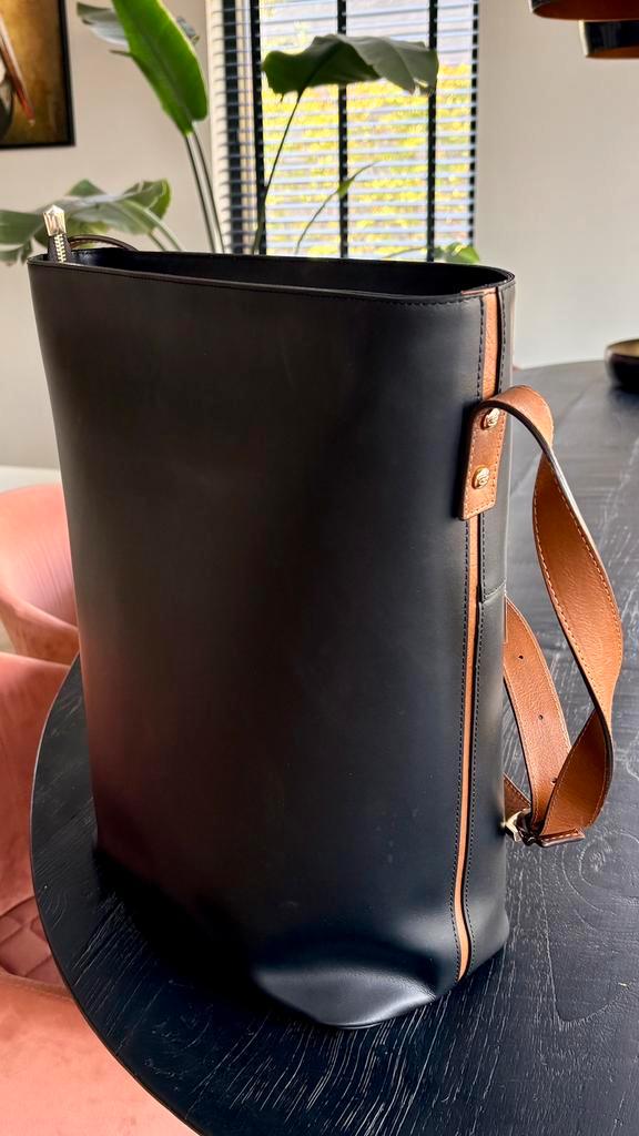 Tas Isabel Bernard, Sieraden, Tassen en Uiterlijk, Tassen | Schoudertassen, Zo goed als nieuw, Overige merken, Zwart, Leer, Ophalen of Verzenden