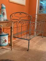 Antiek brocante ijzeren kinderledikant, Ophalen