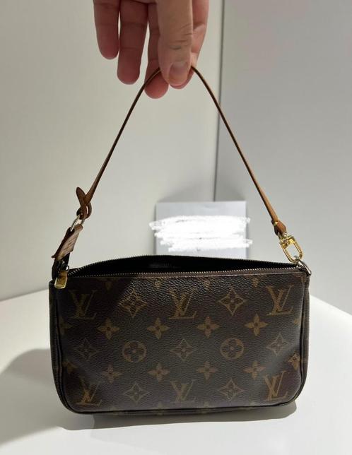 Louis Vuitton Pochette & 2 LV straps, Sieraden, Tassen en Uiterlijk, Tassen | Damestassen, Nieuw, Overige typen, Bruin, Ophalen of Verzenden