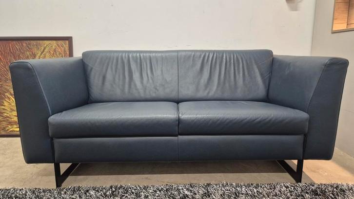 Marine blauwe leren TopForm 2 zits design bank, Huis en Inrichting, Banken | Bankstellen, Zo goed als nieuw, Rechte bank, Tweepersoons