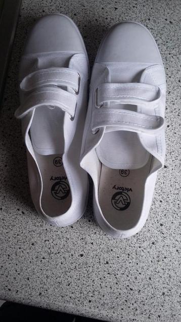 Victory Gymschoenen Wit - Maat 39 beschikbaar voor biedingen