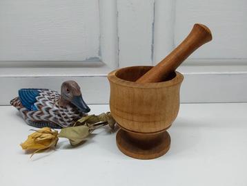 Houten vijzel en stamper beschikbaar voor biedingen