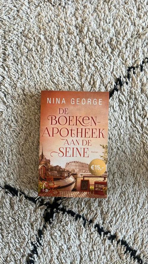 Nina George - De boekenapotheek aan de Seine, Boeken, Literatuur, Zo goed als nieuw, Nederland, Ophalen of Verzenden