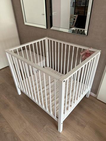 Box met matras beschikbaar voor biedingen