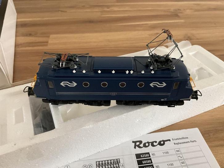 62581 Roco E-loc NS1103 blauw met botsneus, Hobby en Vrije tijd, Modeltreinen | H0, Nieuw, Locomotief, Gelijkstroom, Roco, Analoog