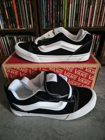 Nieuwe Vans Knu Skool Sneakers - Zwart/Wit - Maat 38.5 beschikbaar voor biedingen