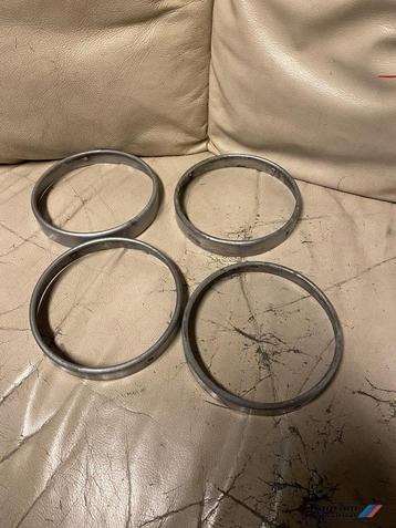 Bmw E30 E34 E32 koplamprand  3-serie 5-serie koplampringen  beschikbaar voor biedingen