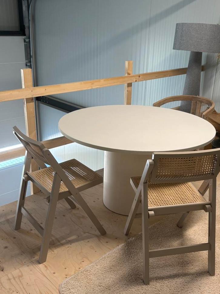 Ronde eettafel beton ciré diameter 120 cm, Huis en Inrichting, Tafels | Eettafels, Nieuw, 100 tot 150 cm, 100 tot 150 cm, Vijf personen of meer