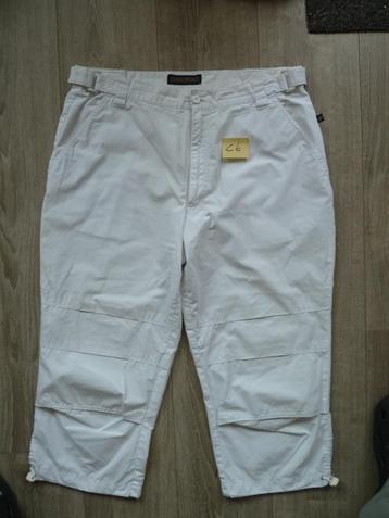 Witte Dames Broek nr C 6 beschikbaar voor biedingen