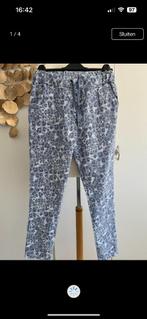 leuke blauwe zomerbroek met witte print 40/42 zgan, Maat 42/44 (L), Zo goed als nieuw, Lang, Verzenden