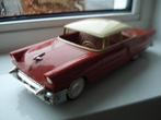 Vintage rood/creme model auto met motor, 28 cm lang, Hobby en Vrije tijd, Ophalen of Verzenden, Zo goed als nieuw, Auto