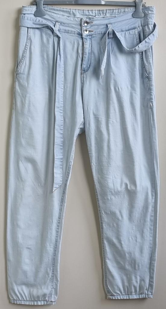 So Soire lichte stretchy baggy jeans mt. 34, Kleding | Dames, Spijkerbroeken en Jeans, So Soire, Blauw, Ophalen of Verzenden, Zo goed als nieuw