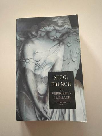 Nicci French - De verborgen glimlach beschikbaar voor biedingen