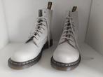 Dr. Martens boot maat 41, Ophalen of Verzenden, Zo goed als nieuw, Grijs
