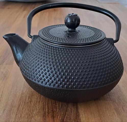Gietijzeren theepot met zeef

Zwart, Huis en Inrichting, Keuken | Potten en Pannen, Nieuw, Gietijzer, Ophalen