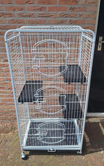 Kooi voor knaagdieren beschikbaar voor biedingen