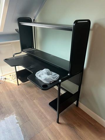 Ikea game bureau beschikbaar voor biedingen