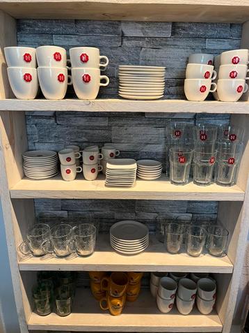Compleet Douwe egberts servies voor bedrijf of particulier beschikbaar voor biedingen