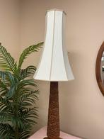 Vintage indonesische vloerlamp, Huis en Inrichting, Lampen | Vloerlampen, Ophalen of Verzenden, Zo goed als nieuw, 100 tot 150 cm