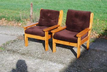 Grenen Fauteuils met bruine ribstof beschikbaar voor biedingen