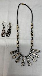 Zwart-wit ketting met oorbellen, Ophalen of Verzenden, Gebruikt, Zwart, Overige materialen